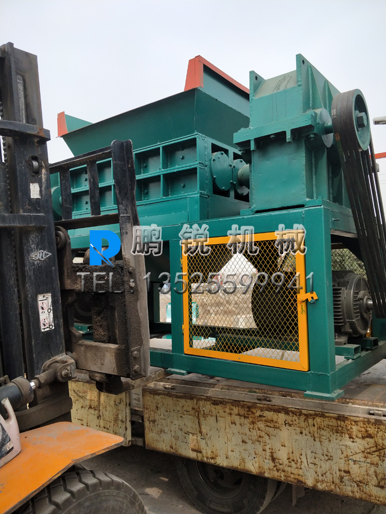 四川撕碎機發貨現場